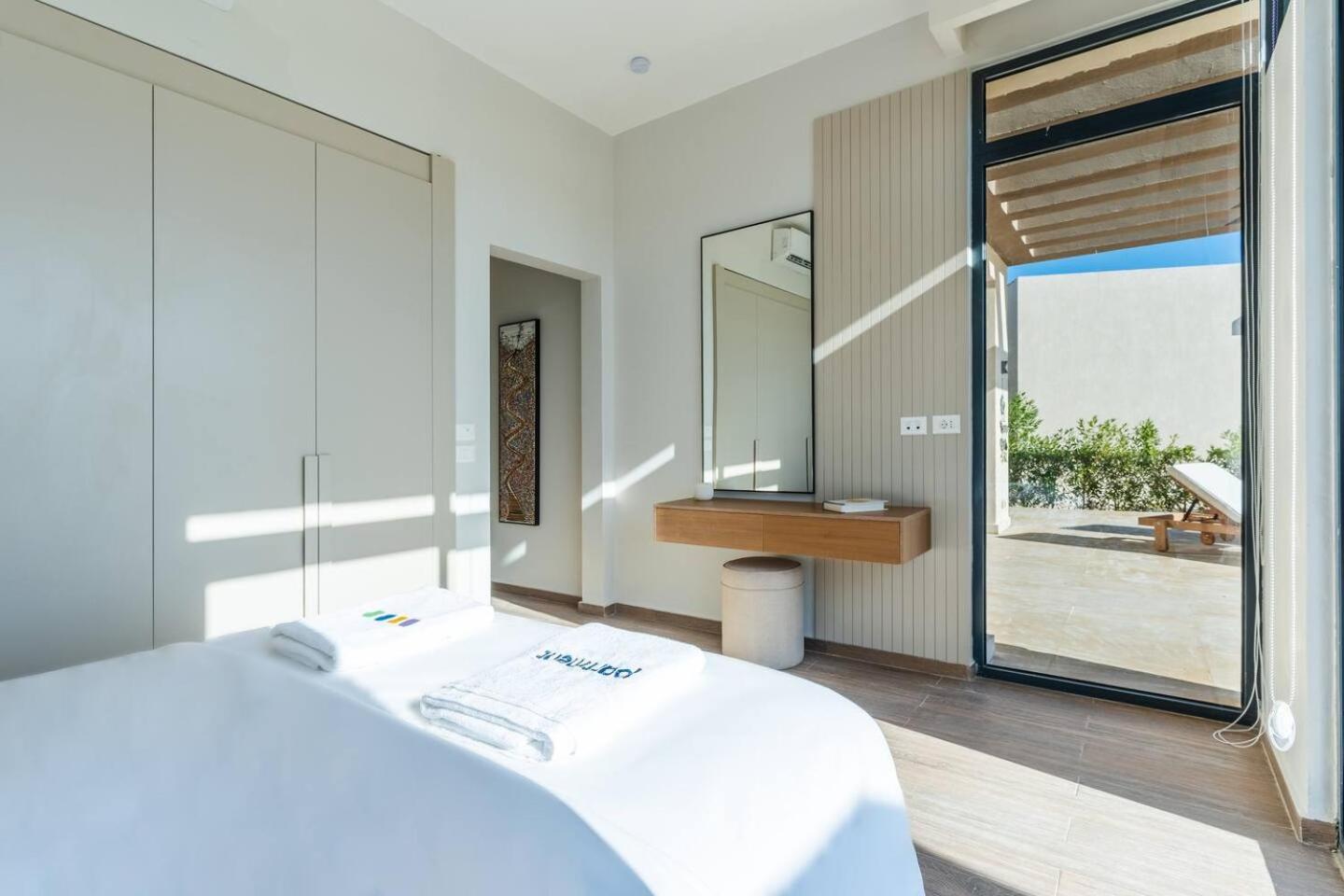 Modern Luxury In Somabay Villa